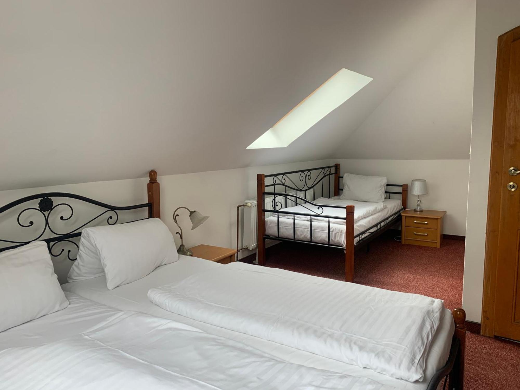 Ham-Ham National Park Hotel Havraniky Bagian luar foto
