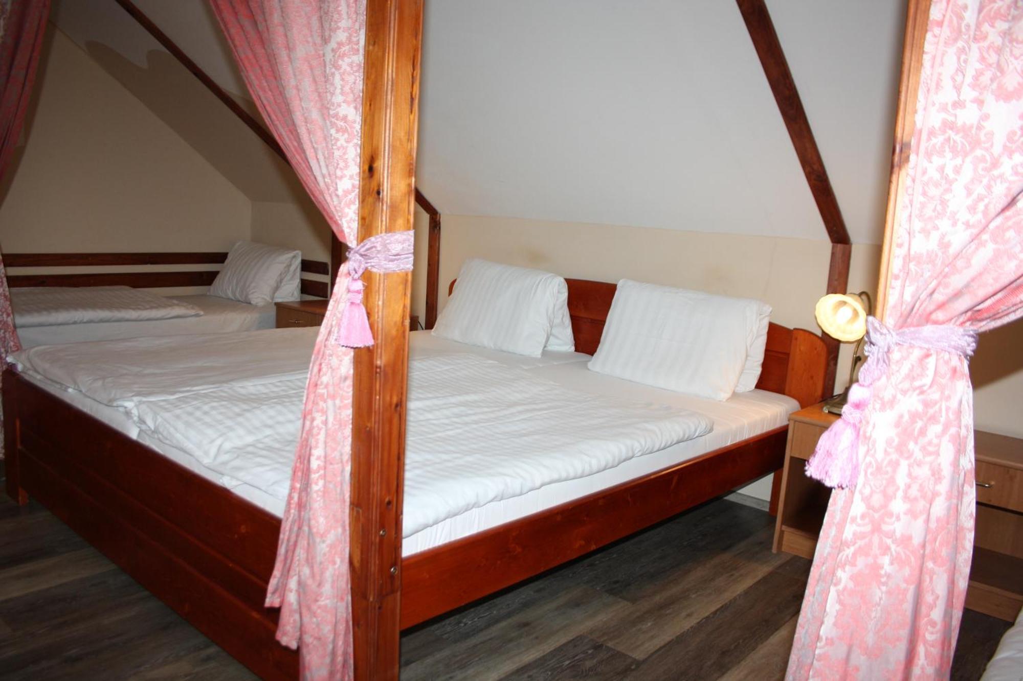 Ham-Ham National Park Hotel Havraniky Bagian luar foto