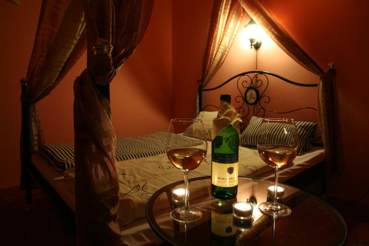 Ham-Ham National Park Hotel Havraniky Bagian luar foto