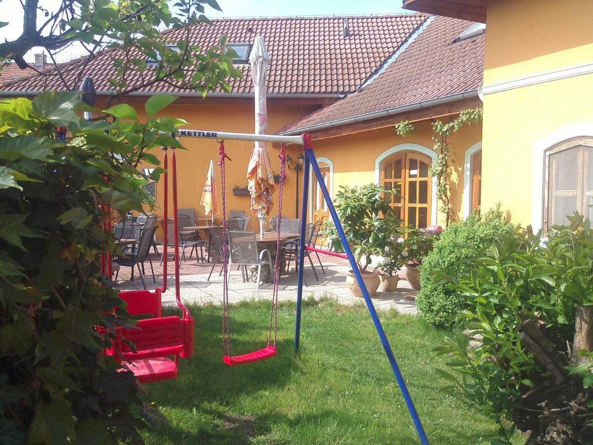 Ham-Ham National Park Hotel Havraniky Bagian luar foto