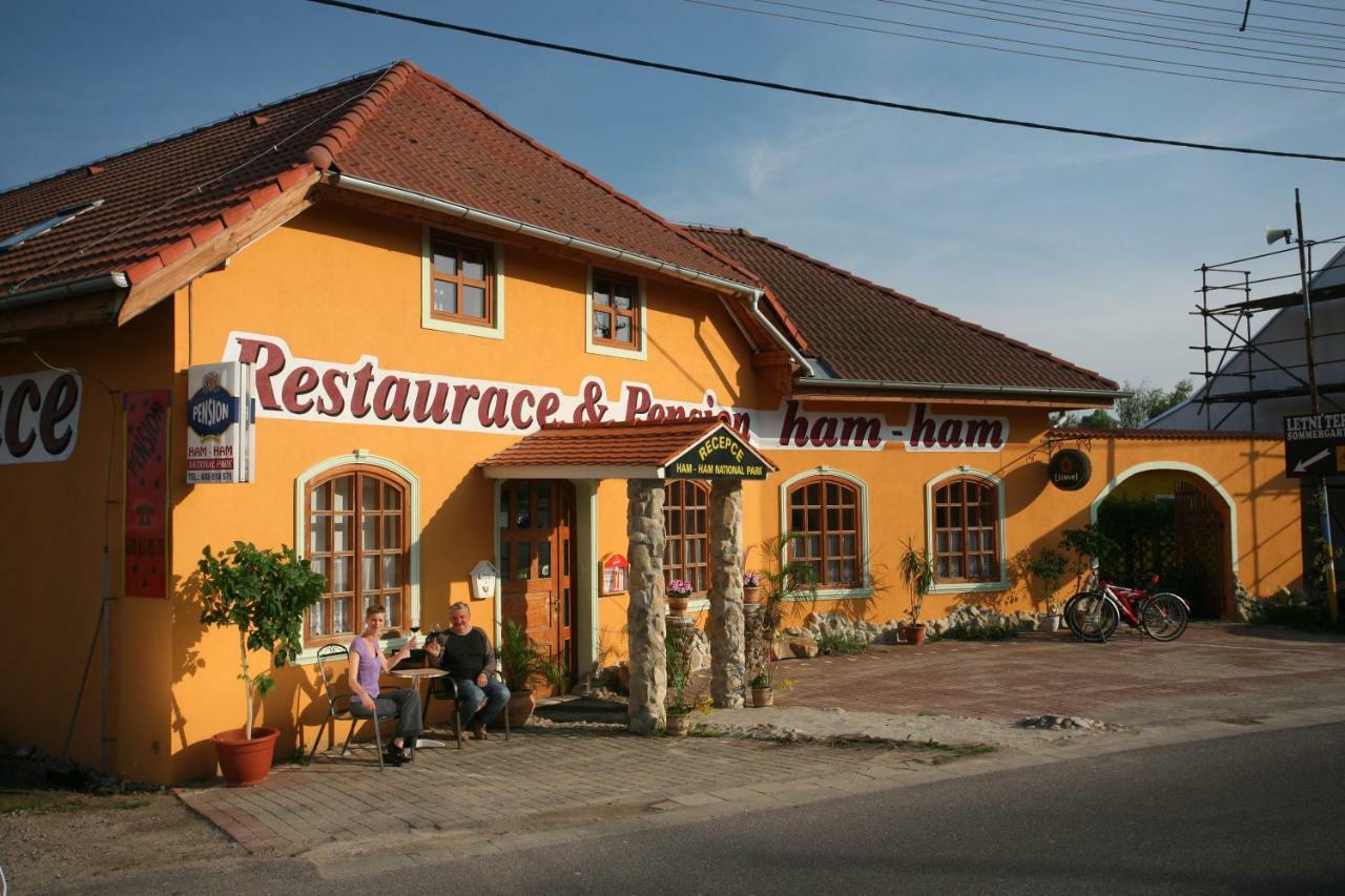 Ham-Ham National Park Hotel Havraniky Bagian luar foto