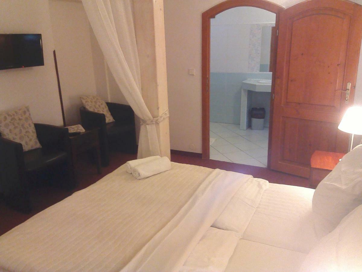 Ham-Ham National Park Hotel Havraniky Bagian luar foto
