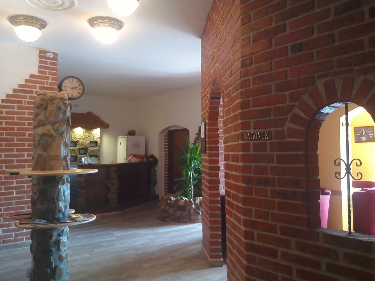 Ham-Ham National Park Hotel Havraniky Bagian luar foto